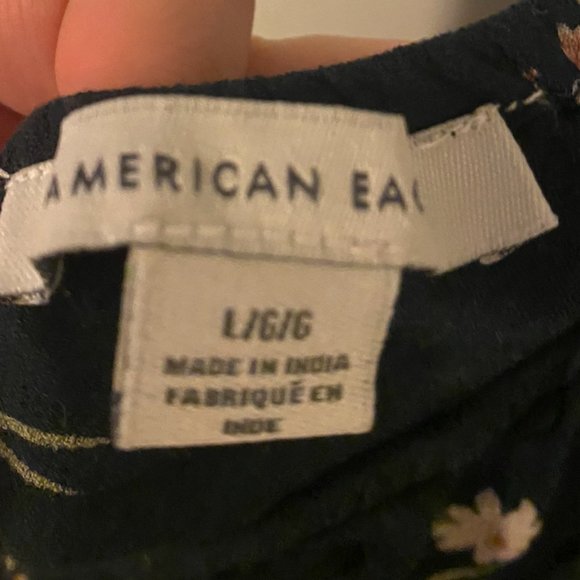 floral off the shoulder top - Picture 3 of 3